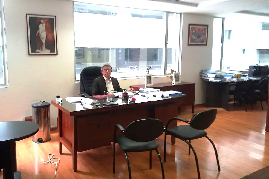 Dr. Alberto Montenegro, Abogado en Quito, Asesoría Legal, Tramites Judiciales, Estudio Jurídico — foto 4