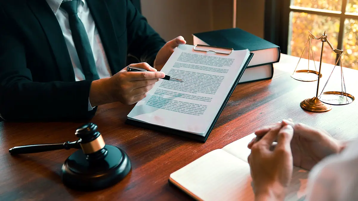 Dr. Alberto Montenegro, Abogado en Quito, Asesoría Legal, Tramites Judiciales, Estudio Jurídico