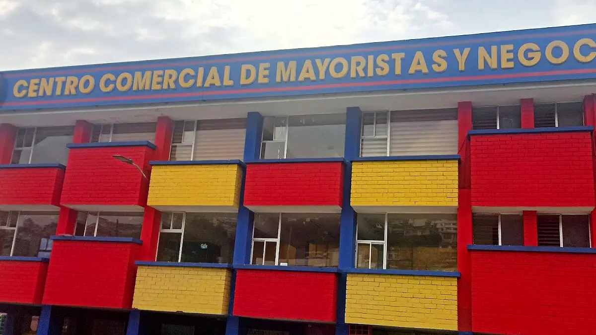 Centro Comercial de Mayoristas y Negocios Andinos — foto 1