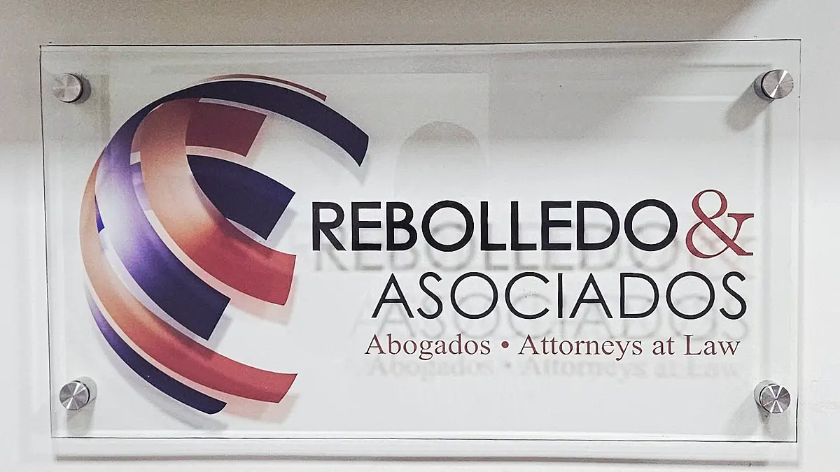 REBOLLEDO & ASOCIADOS ABOGADOS