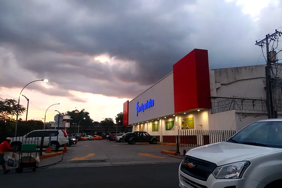 Mi comisariato y Ferrisariato - Av. De las Américas — foto 4
