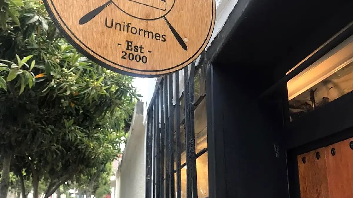 QOOK ATELIER By Caché Uniformes