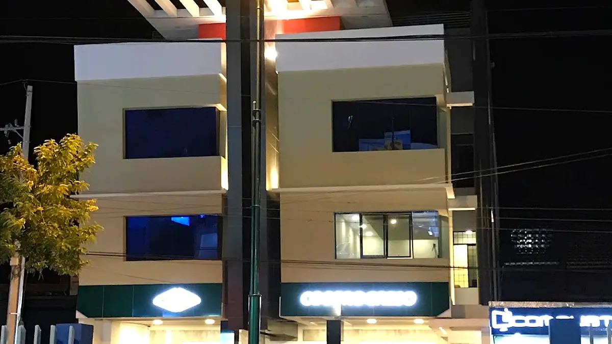 Zambrano & Asociados (Immigration and Real Estate Lawyer in Ecuador)