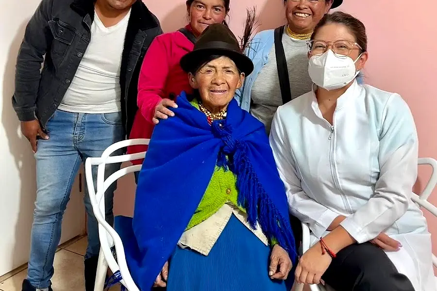 CONSULTORIO DENTAL DRA. KARLA CAMPOZANO EN CAYAMBE — foto 2