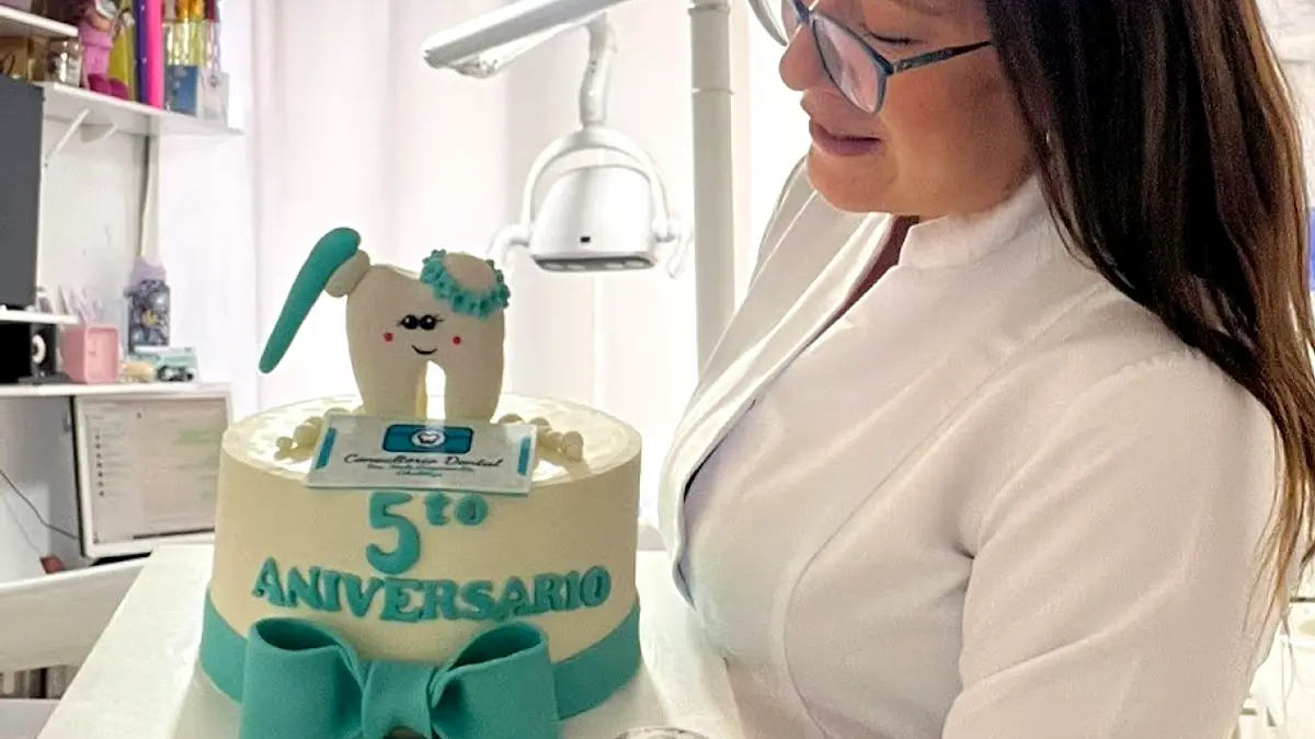 CONSULTORIO DENTAL DRA. KARLA CAMPOZANO EN CAYAMBE