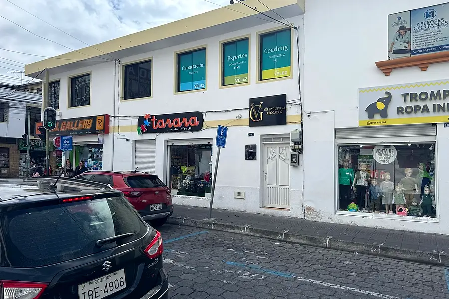 VÉLEZ GUEVARA | ABOGADOS — foto 3