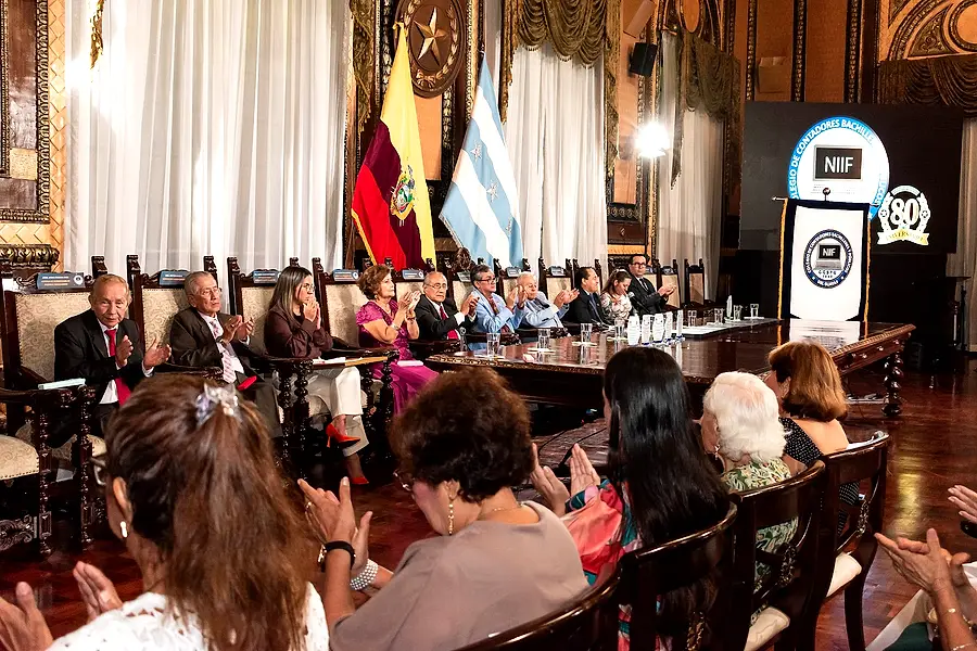 COLEGIO DE CONTADORES BACHILLERES Y PUBLICOS DEL GUAYAS — foto 4