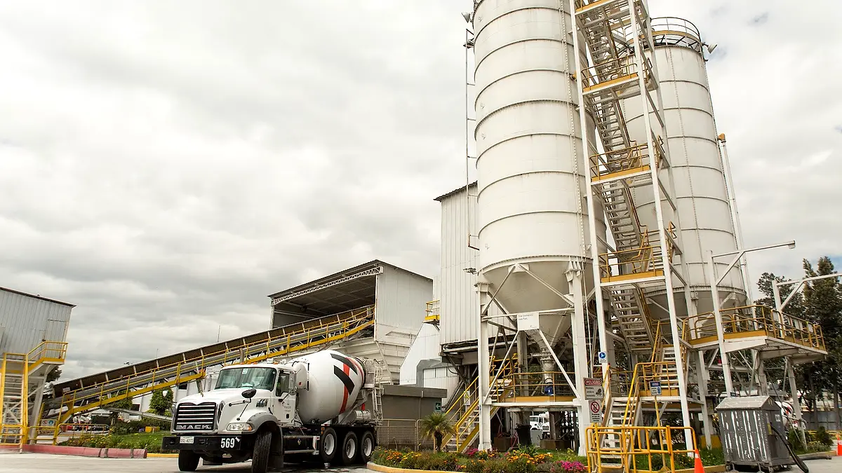 Holcim Ecuador - Planta de Concreto - Quito Sur — foto 1