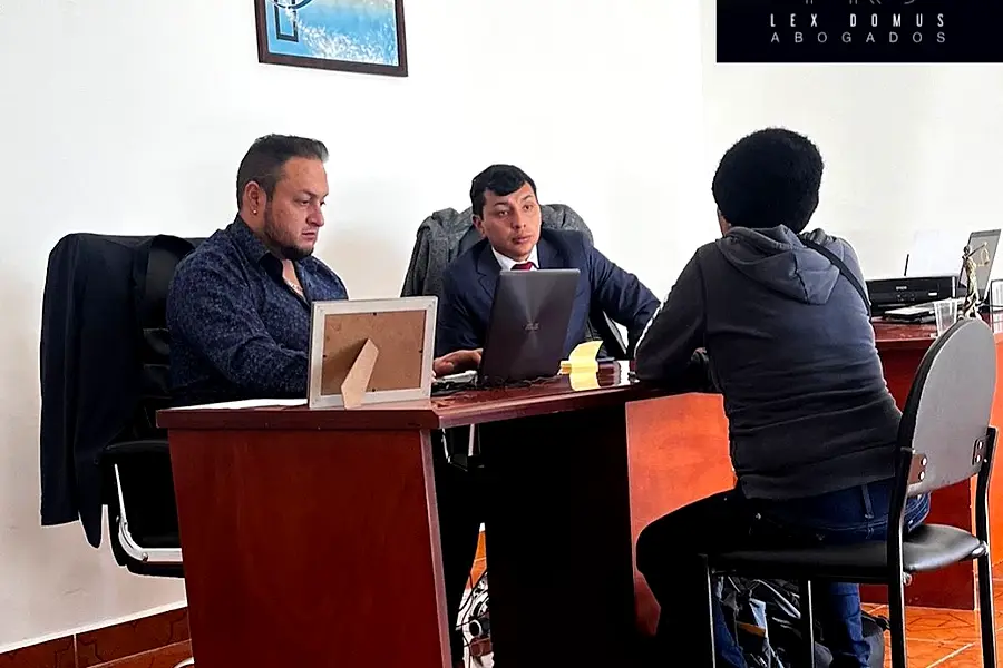 ESTUDIO JURIDICO TRJ — foto 2
