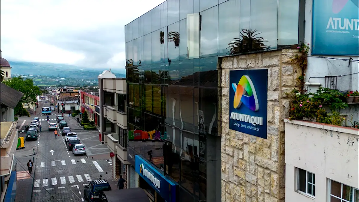 Cooperativa de Ahorro y Crédito Atuntaqui - Matriz