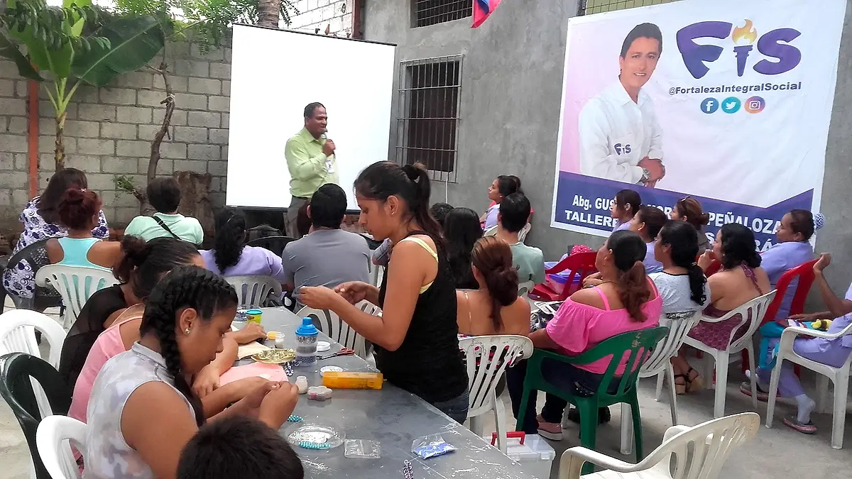 Centro Social FIS (Fortaleza Integral Social) Abogado Gustavo Morales Peñaloza — foto 1